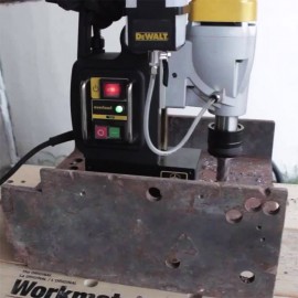 Бормашина пробивна с магнитна стойка DEWALT DWE1622K /1200 W/