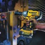 Гайковерт DeWALT акумулаторен ударен безчетков без батерия и зарядно 18 V, 950 Nm, 1/2", DCF899N