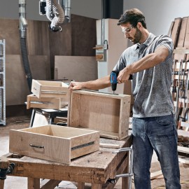 Bosch GSR 12V-30, Винтоверт акумулаторен 2-скоростен безчетков 12 V, 2 Ah, 0-420 / 0-1600 об./мин, 18/30 Nm