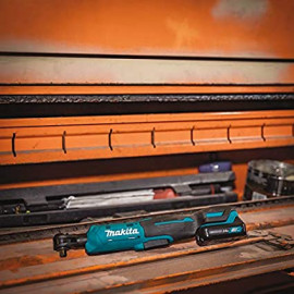 Тресчотка Makita акумулаторна без батерия и зарядно 12 V, 47.5 Nm, 3/8", WR100DZ