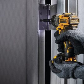 Винтоверт DeWALT акумулаторен куфар, 12 V, 2 Ah, 8 Nm, DCF601D2