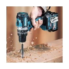 Акумулаторен винтоверт Makita с безчетков двигател с 2 батерии и зарядно, 40 V, 2 Ah, 64 Nm, 1.5-13 мм, DF002GA201