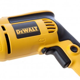 Бормашина ударна DeWALT DWD024 /650 W/