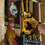 Гайковерт DeWALT акумулаторен ударен 18 V, 4 Ah, 203 Nm, 1/2", DCF880M2 Гайковерт DeWALT акумулаторен ударен 18 V, 4 Ah, 203 Nm, 1/2", DCF880M2