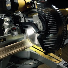 Циркуляр настолен с герунг и изтегляне DEWALT DW717XPS /1675 W, 250 мм/